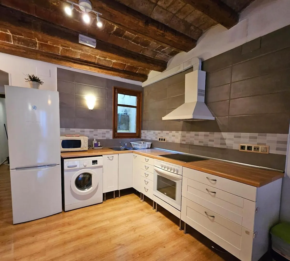 Flat With 2 Rooms And Private Terrace Min 32 Days Barcelona Spain